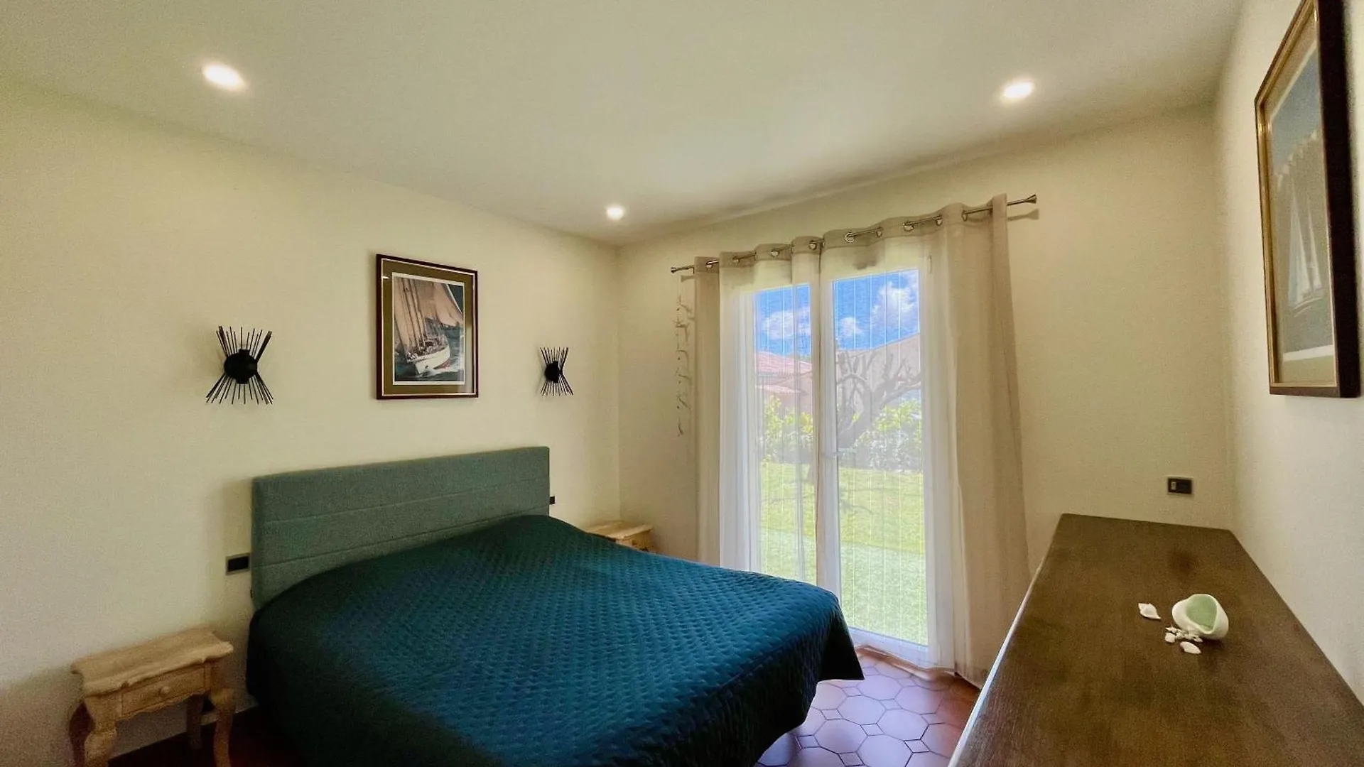 Apartment Between Sea & Mountains 穆然